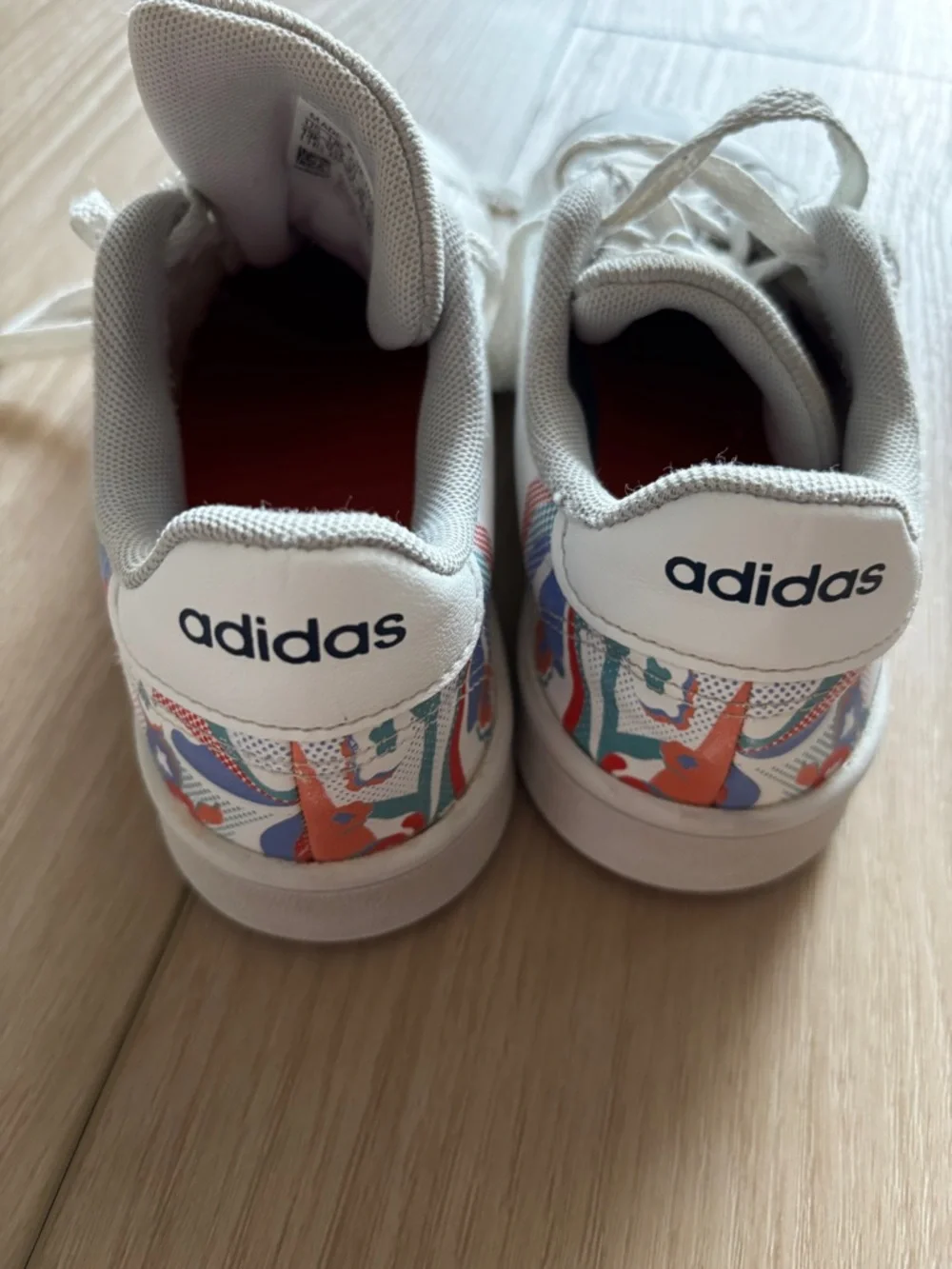 adidas White Sneakers with Red Insole and Multicolor Heel Logo